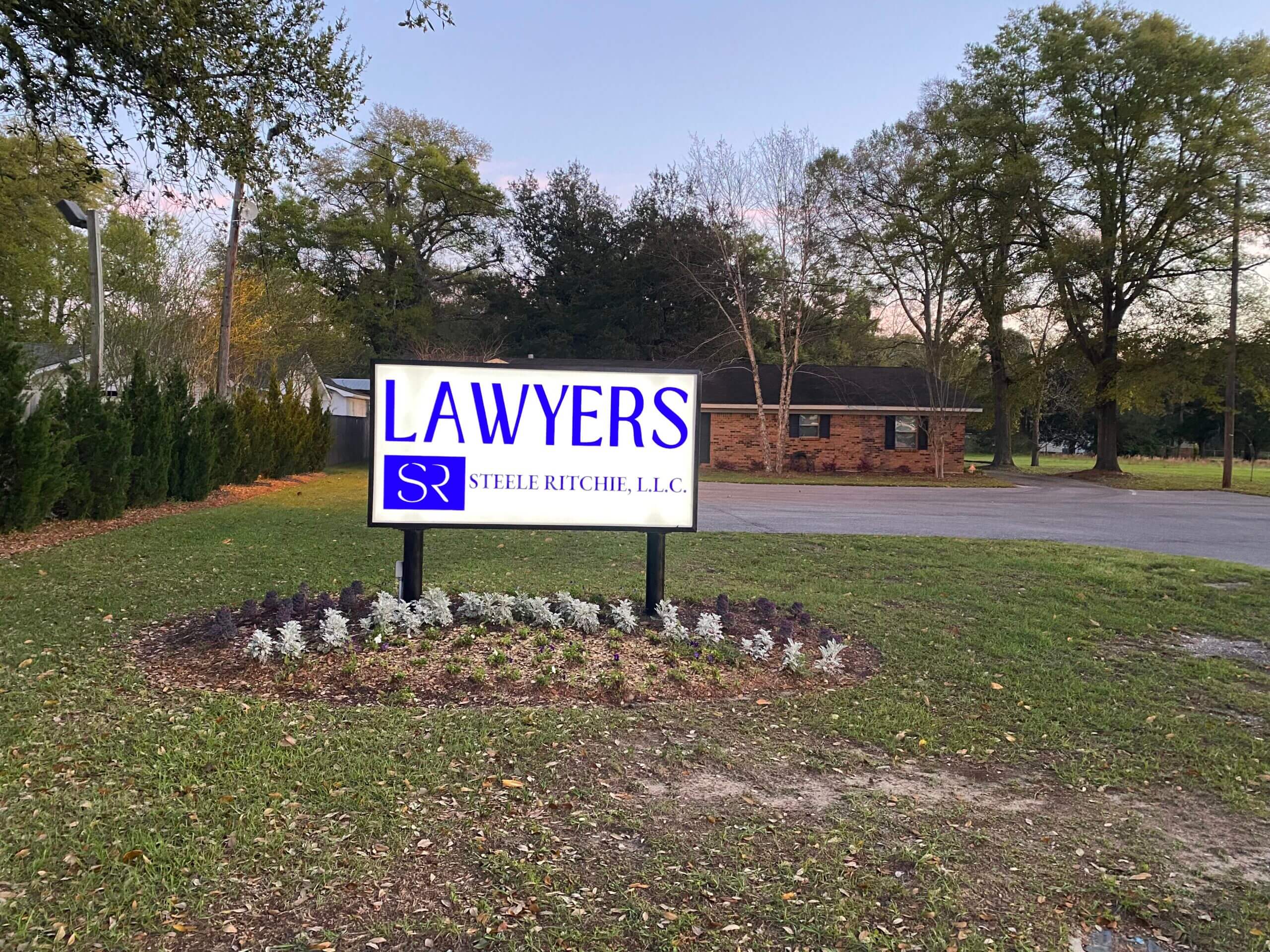 Personal injury lawyers sign in Mobile